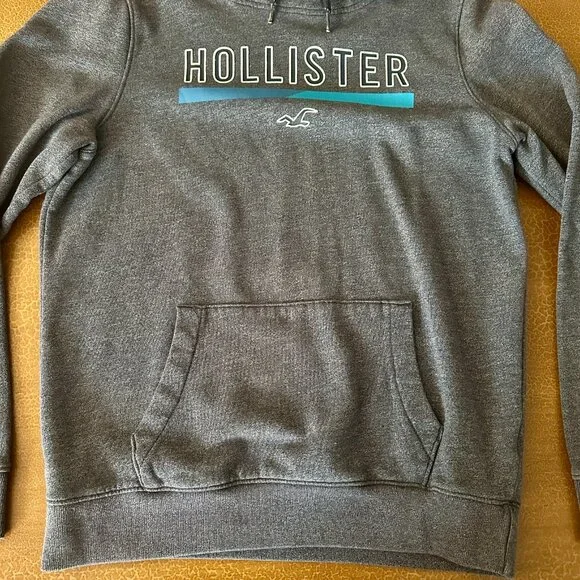 Hollister Hoodie Sweatshirt - Size Medium - Picture 2 of 3